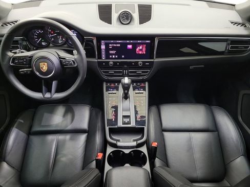 Used 2025 Porsche Macan image 15