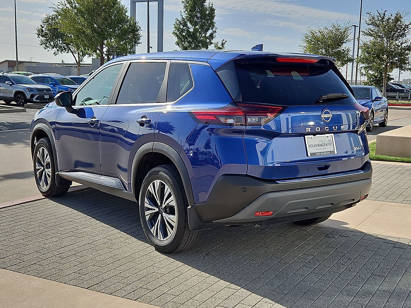 Used 2023 Nissan Rogue SV FWD image 6