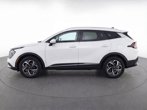 Used 2025 Kia Sportage LX FWD image 5