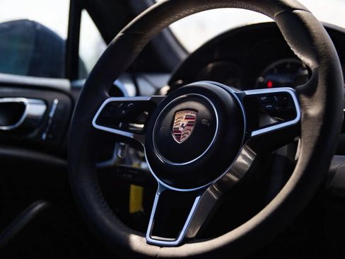 Used 2015 Porsche Cayenne Turbo AWD/4WD image 44