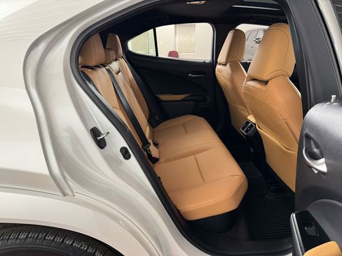 Used 2023 Lexus UX 250h Premium AWD image 35