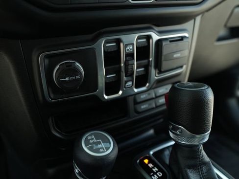 Used 2022 Jeep Gladiator Sport AWD/4WD image 31
