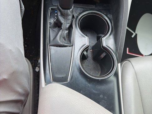 Used 2018 Toyota Camry SE image 13