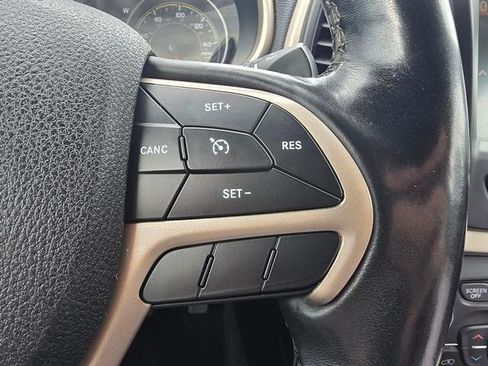 Used 2018 Jeep Cherokee Limited w/ Trailer Tow Group AWD/4WD image 23