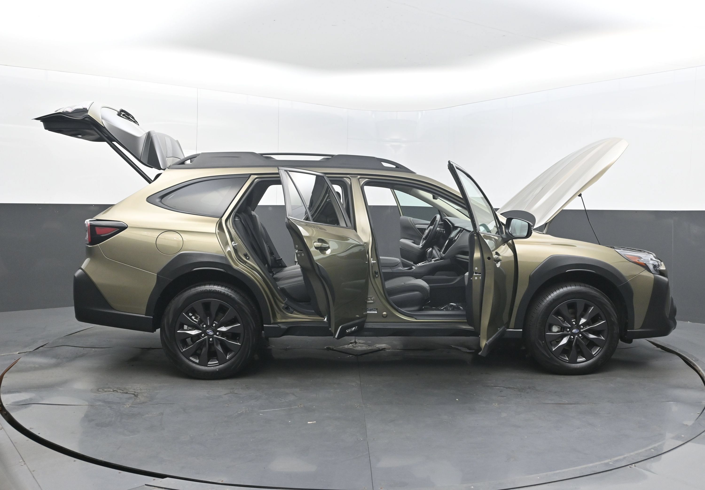 Used 2025 Subaru Outback Onyx Edition AWD/4WD image 47