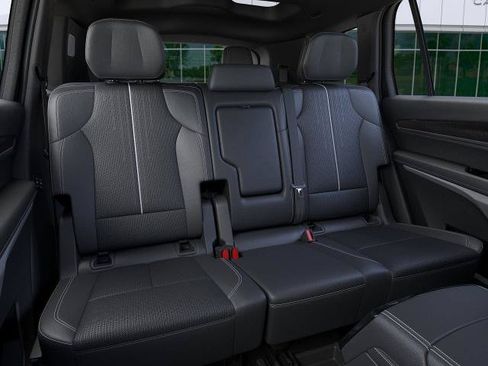 New 2026 Cadillac Vistiq Luxury w/ LPO, Floor Liner Package AWD/4WD image 17