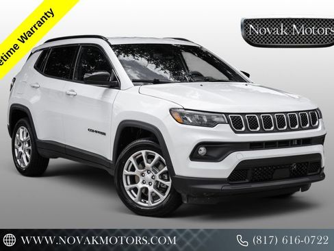 Used 2023 Jeep Compass Latitude AWD/4WD image 1