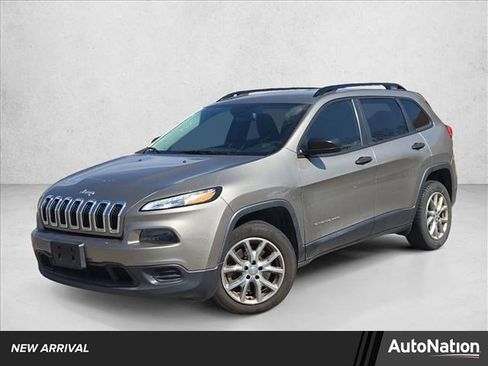 Used 2017 Jeep Cherokee Sport image 1