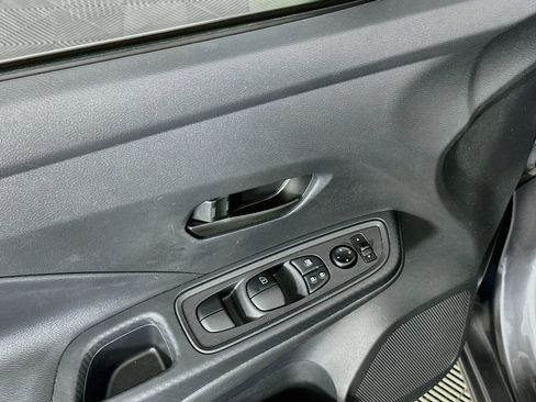 Used 2025 Nissan Versa S w/ Trunk Package FWD image 15