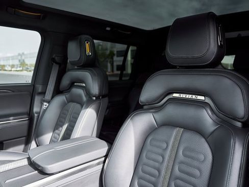 Used 2025 Rivian R1S Adventure image 53