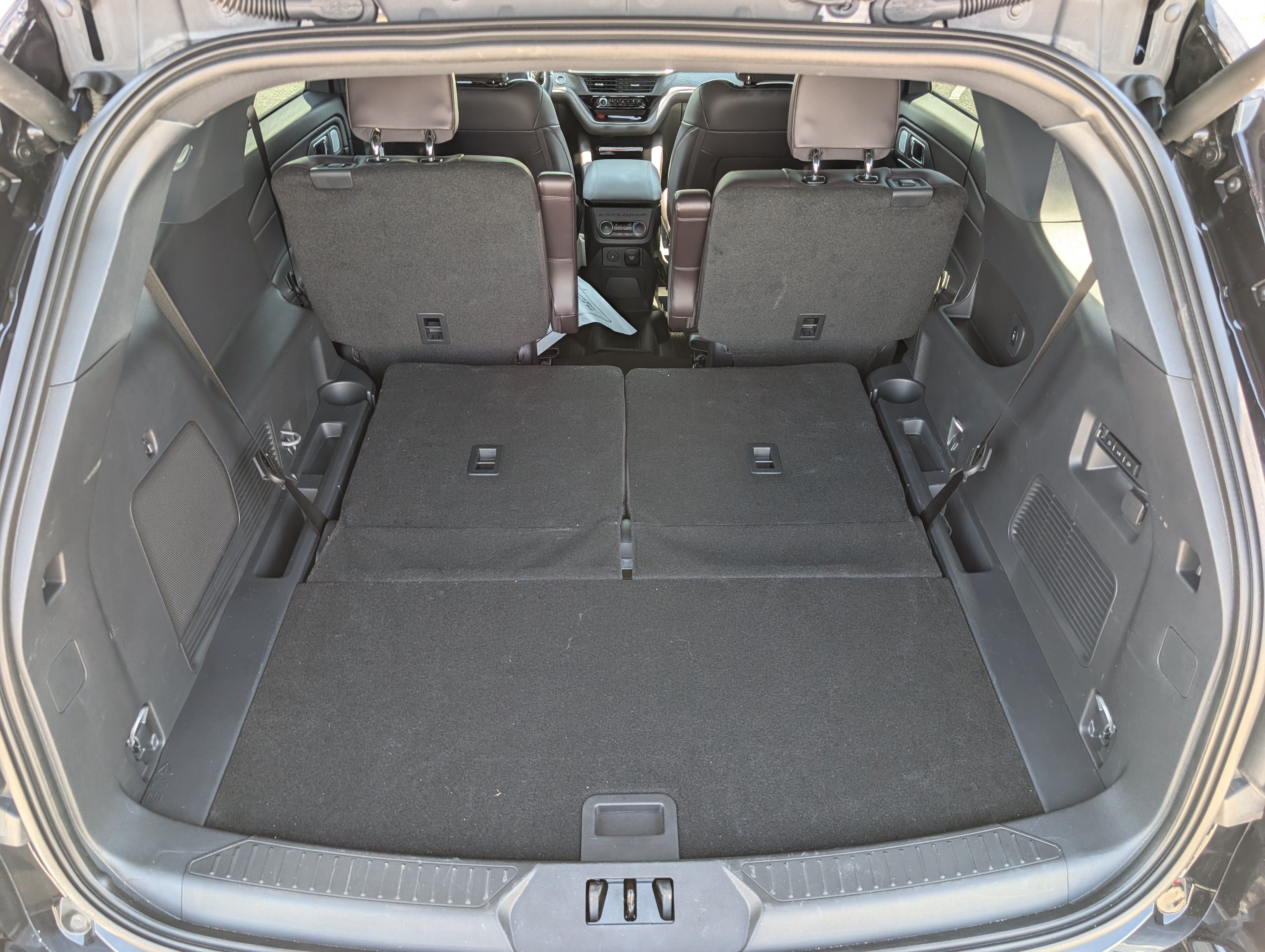 Used 2026 Ford Explorer Platinum RWD image 14