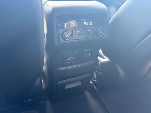 Used 2019 GMC Acadia SLT FWD image 28