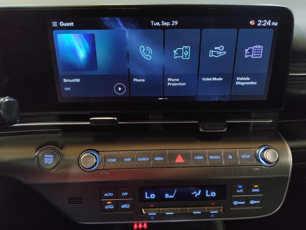 Used 2025 Hyundai Kona SEL FWD image 25