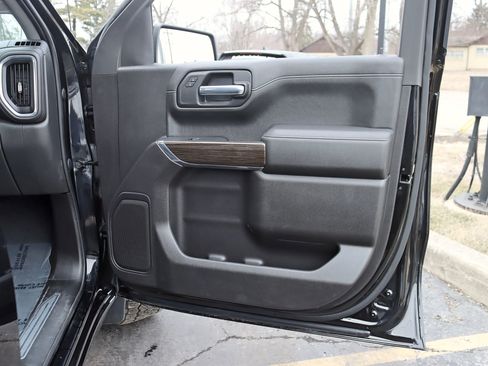 Used 2021 Chevrolet Silverado 1500 RST image 30