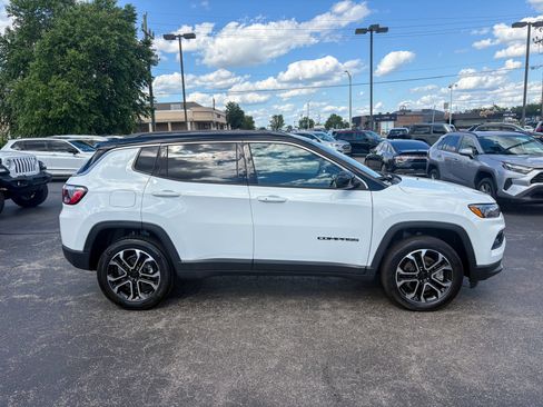 Used 2023 Jeep Compass Limited AWD/4WD image 19