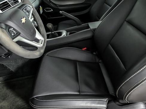 Used 2015 Chevrolet Camaro SS w/ SS Performance Package RWD image 16