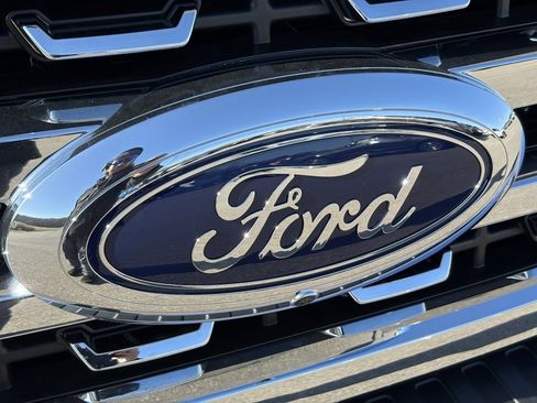 New 2026 Ford F350 Lariat w/ Lariat Ultimate Package image 9