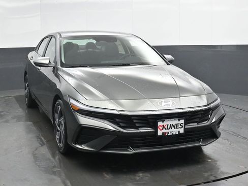 New 2026 Hyundai Elantra Limited image 4