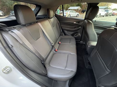 Used 2025 Buick Encore GX Preferred image 34