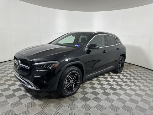 Used 2026 Mercedes-Benz GLA 250 4MATIC image 3