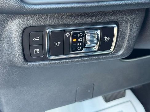 Used 2025 Lincoln Corsair Grand Touring w/ Equipment Group 301A image 17