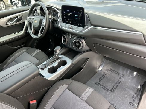 Used 2025 Chevrolet Blazer LT FWD image 8