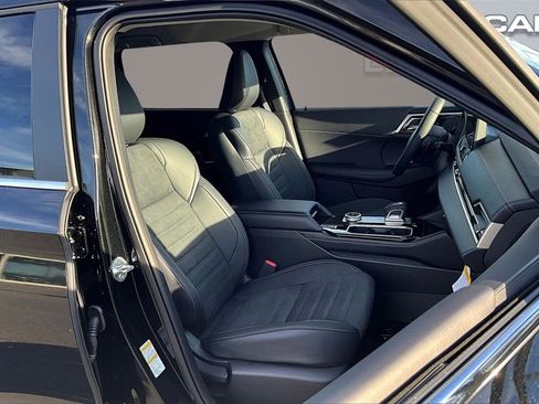 New 2025 Mitsubishi Outlander SE image 8