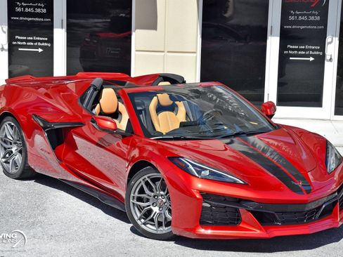 Used 2025 Chevrolet Corvette Z06 w/ Stealth Interior Trim Package RWD image 4