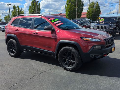 Used 2017 Jeep Cherokee Trailhawk AWD/4WD image 1