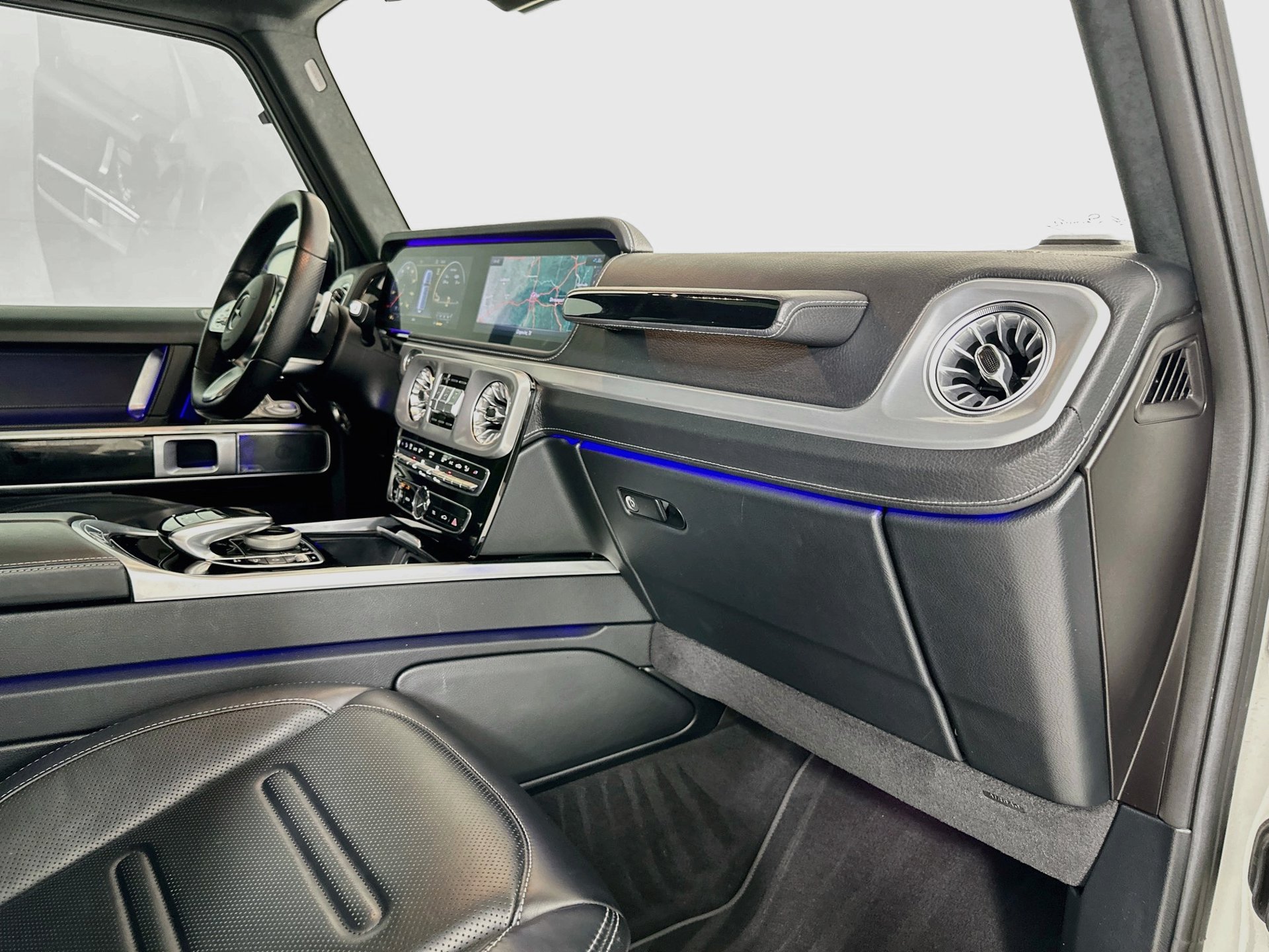 Used 2022 Mercedes-Benz G 550 image 32
