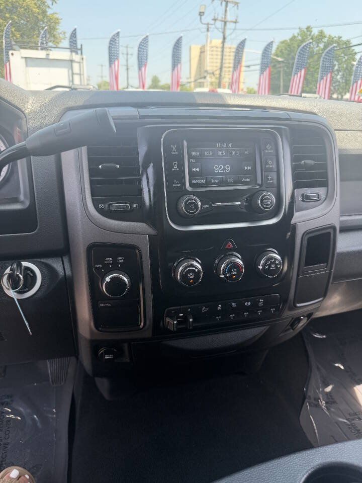 Used 2018 RAM 2500 Tradesman w/ Chrome Appearance Group AWD/4WD image 6