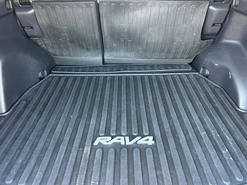 Certified 2020 Toyota RAV4 XLE w/ Convenience Package AWD/4WD image 15