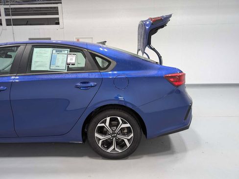 Used 2020 Kia Forte LXS FWD image 11
