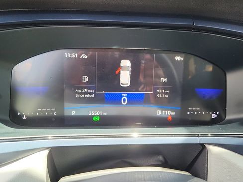 Used 2024 Volkswagen Taos SE w/ Panoramic Sunroof Package AWD/4WD image 18