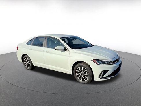 Used 2025 Volkswagen Jetta S image 2