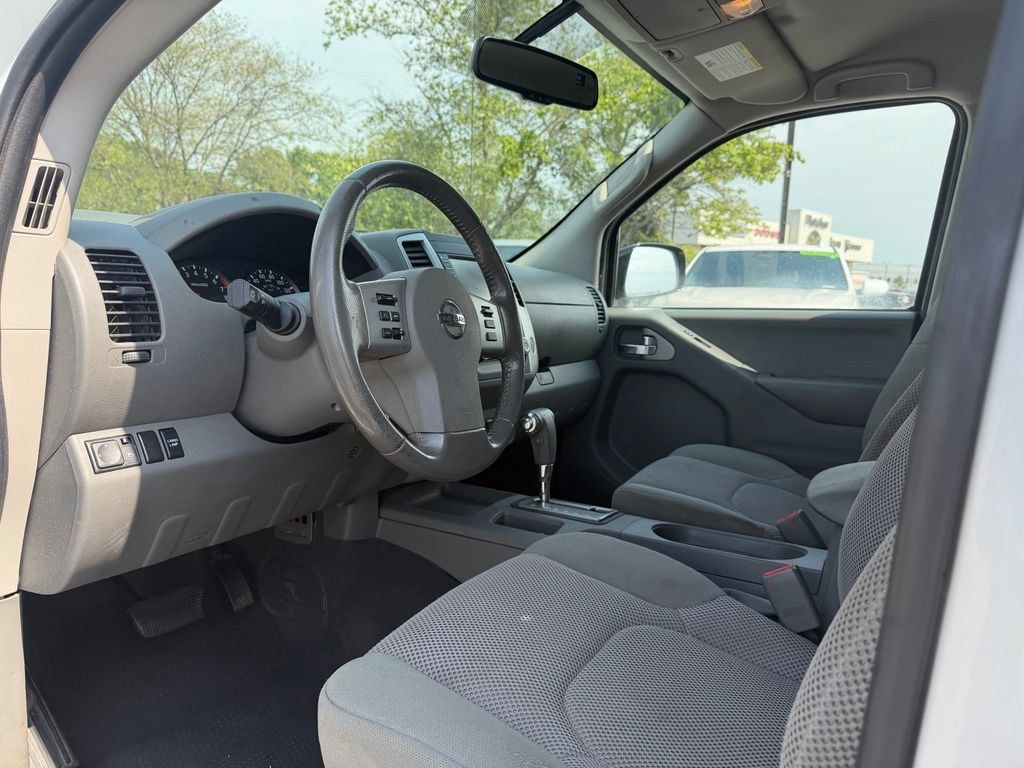Used 2019 Nissan Frontier SV w/ Value Truck Package RWD image 9