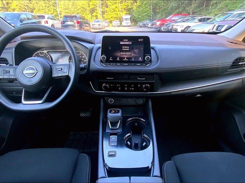 Used 2023 Nissan Rogue S FWD image 17
