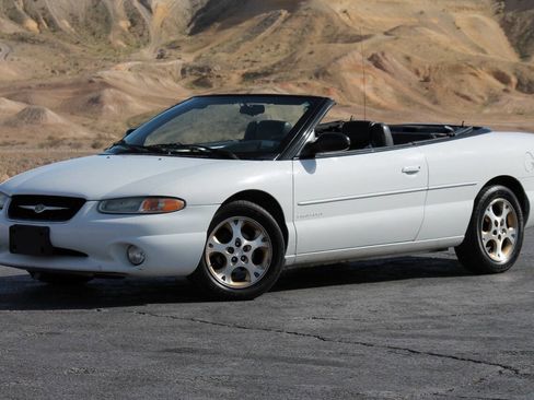 Used 2000 Chrysler Sebring JXI image 3