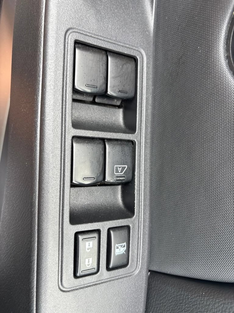 Used 2022 Nissan Frontier SV AWD/4WD image 17