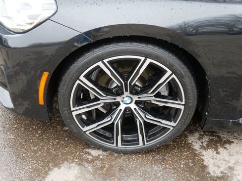 Used 2023 BMW 230i Coupe w/ Premium Package image 9