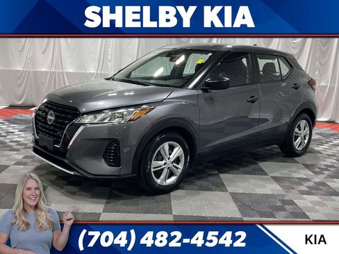 Used 2024 Nissan Kicks S image 1