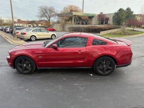 Used 2010 Ford Mustang GT image 34