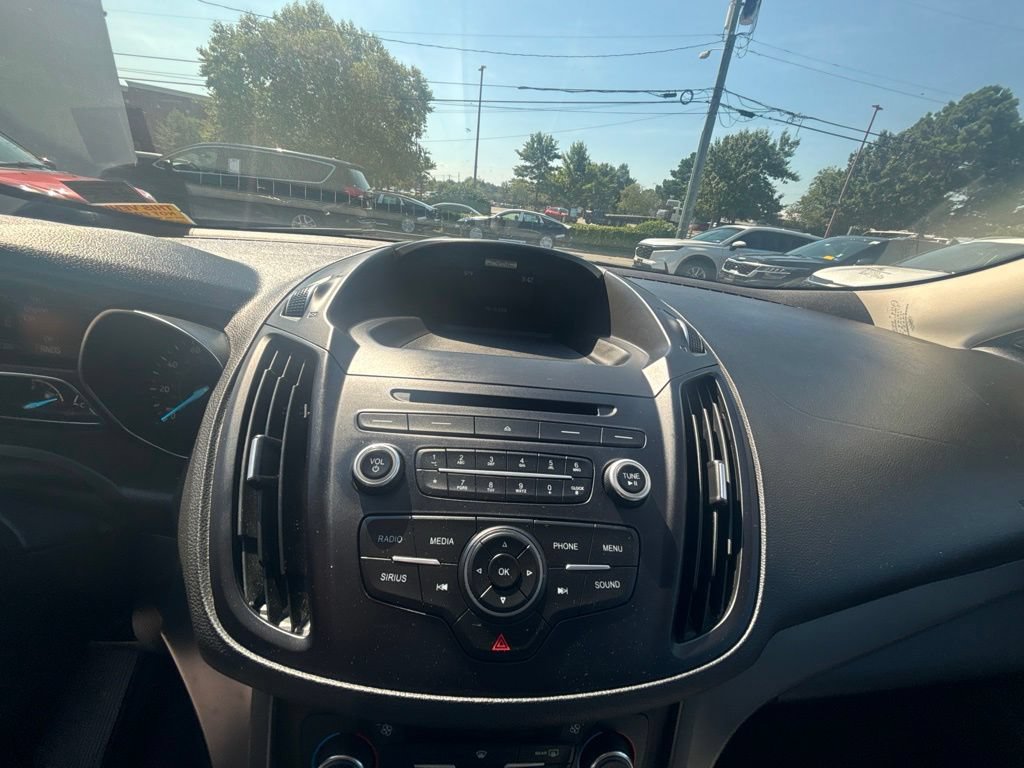 Used 2017 Ford Escape SE w/ SE Cold Weather Package AWD/4WD image 14