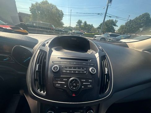Used 2017 Ford Escape SE w/ SE Cold Weather Package AWD/4WD image 14