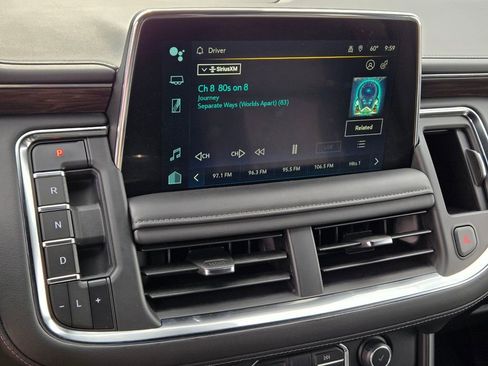 Used 2024 Chevrolet Suburban LT image 18