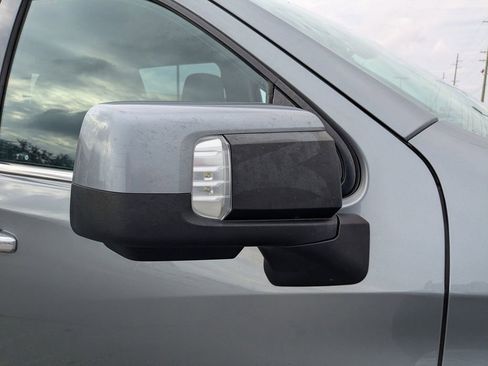 Used 2020 Chevrolet Silverado 1500 High Country w/ Technology Package image 12