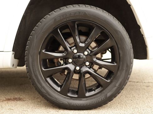 Used 2019 Jeep Grand Cherokee Altitude image 36