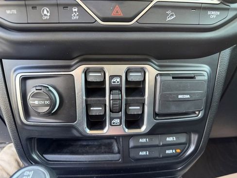 Used 2020 Jeep Wrangler Unlimited Sport S image 23