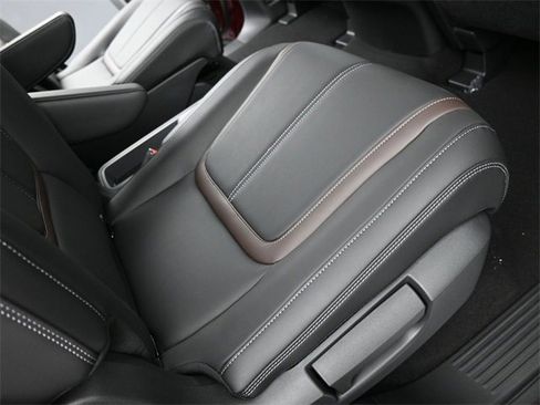 New 2025 Nissan Armada SL w/ Captain's Chari Seat Package image 32