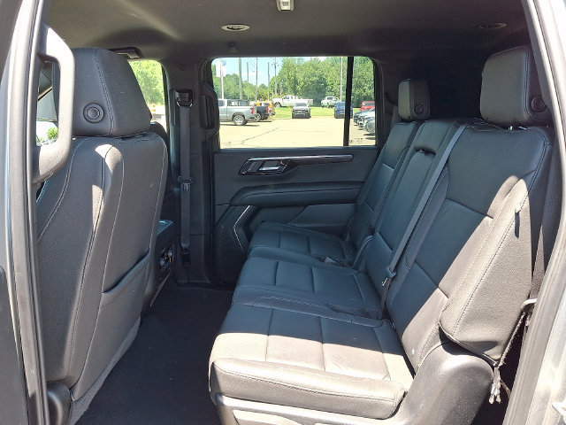 Used 2025 Chevrolet Suburban Z71 AWD/4WD image 10